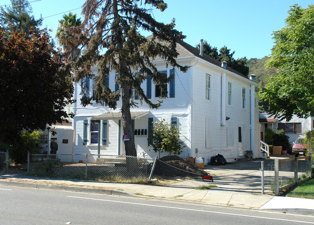 724 Berrellesa St in Martinez, CA - Foto de edificio