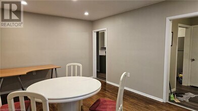 77 Blackwood Crescent in Hamilton, ON - Building Photo - Building Photo