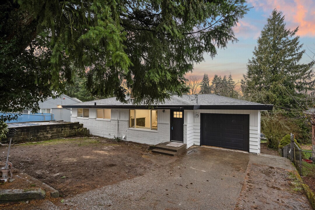 11823-11812 12th Ave S in Seattle, WA - Building Photo