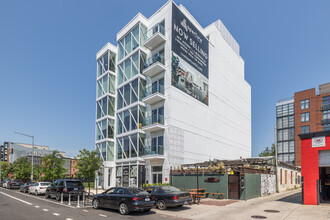 923 V in Washington, DC - Building Photo - Building Photo