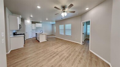 6905 Labelle Dr in Warr Acres, OK - Building Photo - Building Photo