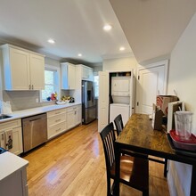 42 Burton St, Unit 2 in Boston, MA - Foto de edificio - Building Photo