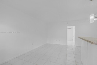 6330 SW 79th St in South Miami, FL - Building Photo - Building Photo