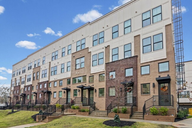 201 New St in Decatur, GA - Building Photo - Building Photo