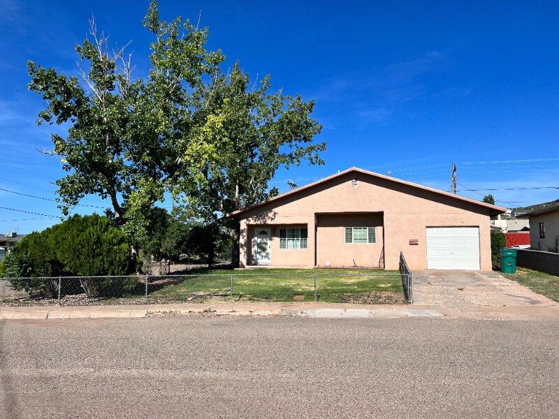 1301 2nd St in Grants, NM - Building Photo