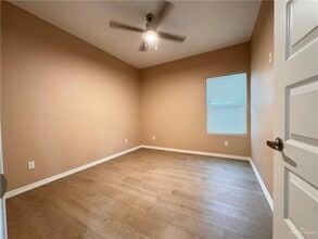 9 N Spruce St in Edinburg, TX - Building Photo - Building Photo