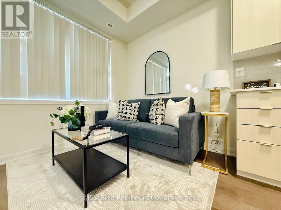 5155 Sheppard Ave E in Toronto, ON - Building Photo