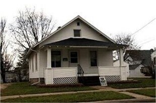 125 E Prospect St in Manchester, IA - Building Photo