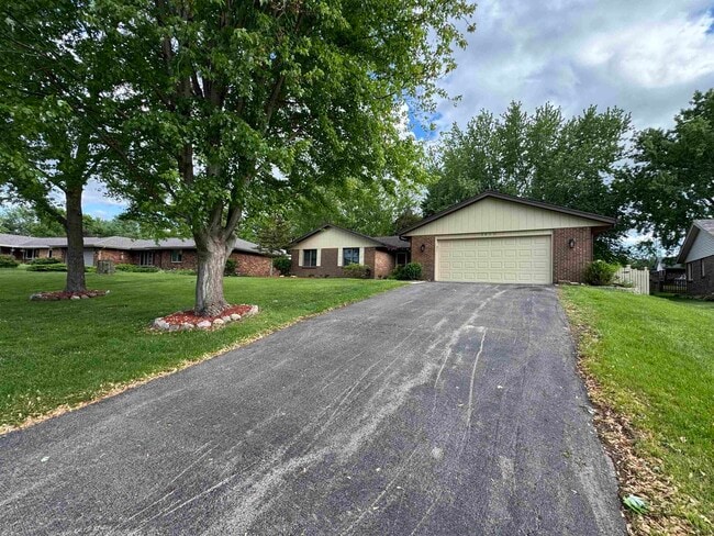 property at 5855 Thatcher Dr