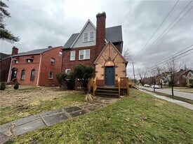 3633 Tullamore Rd in Cleveland Heights, OH - Building Photo