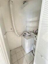 181 NW 28th Terrace in Fort Lauderdale, FL - Building Photo - Building Photo
