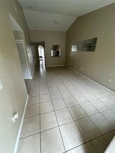 61 NE 13th Ave in Homestead, FL - Building Photo - Building Photo