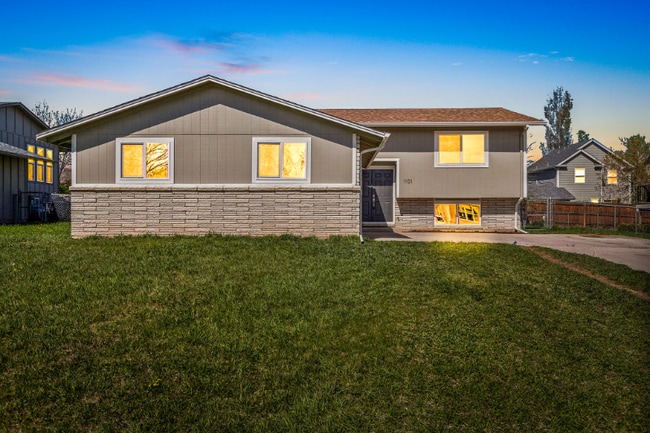 1101 Timber Ln