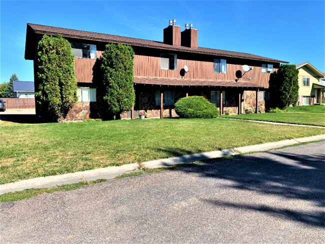 21 Yellowstone St in Kalispell, MT - Building Photo - Building Photo