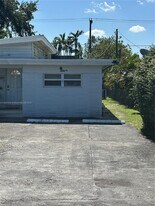 2446 Johnson St in Hollywood, FL - Building Photo