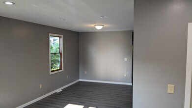 1723 Rebecca St in New Kensington, PA - Foto de edificio - Building Photo