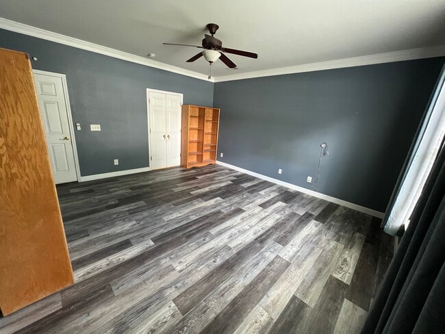 property at 132 Zinnia Dr