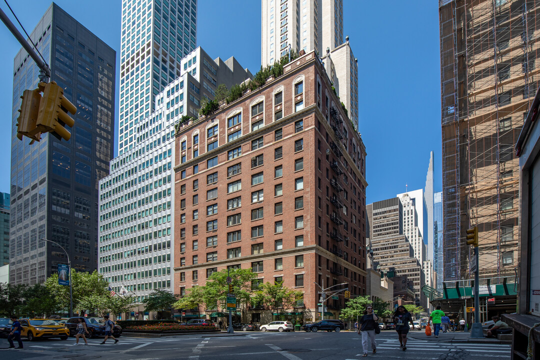 470 Park Ave in New York, NY - Building Photo