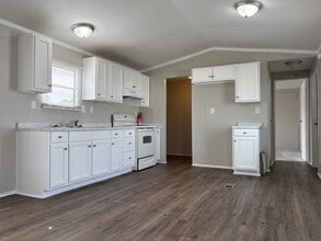 605 Aster Bend in Timmonsville, SC - Building Photo - Building Photo