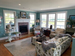 4 Creek St in Mattapoisett, MA - Building Photo - Building Photo