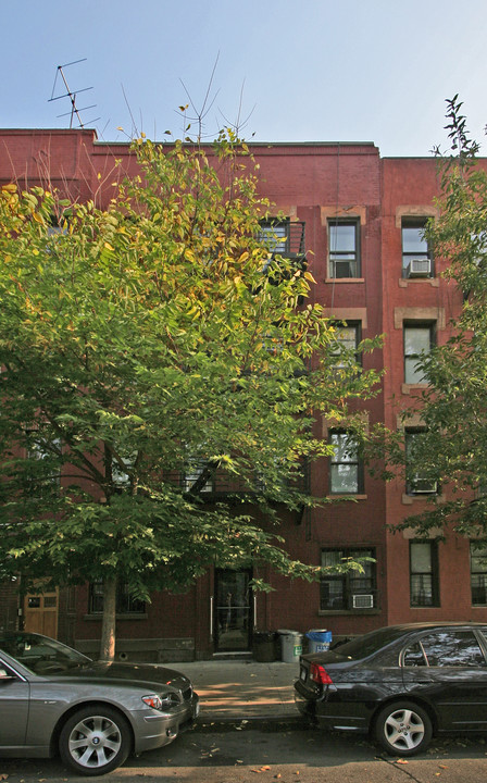423 E 114th St in New York, NY - Building Photo