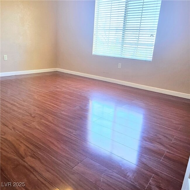 2120 Ramrod Ave in Henderson, NV - Foto de edificio - Building Photo