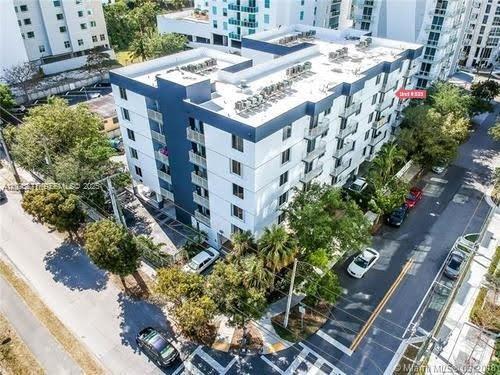 126 SW 17th Rd in Miami, FL - Building Photo - Building Photo