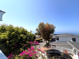 328 Pinecrest Dr in Laguna Beach, CA - Building Photo