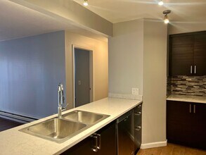 14500 E 2nd Ave in Aurora, CO - Foto de edificio - Building Photo