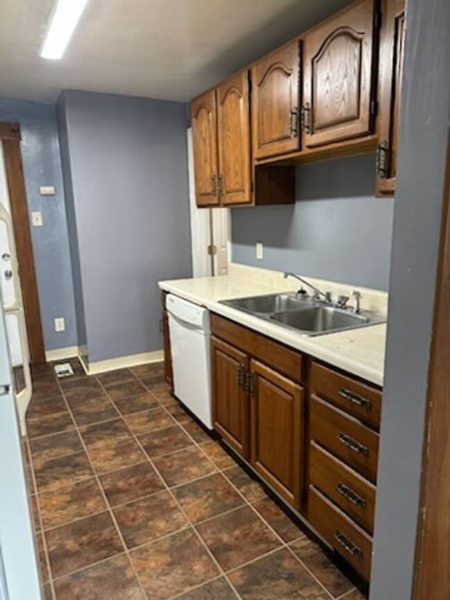 property at 3333-3335 Parkview Ave