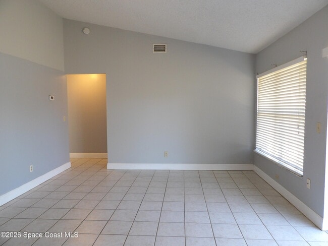 1006 Locust Ave NW in Palm Bay, FL - Building Photo - Building Photo