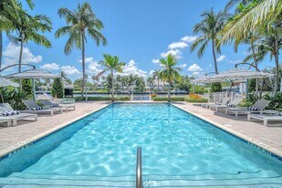 1015 Spanish River Rd in Boca Raton, FL - Building Photo