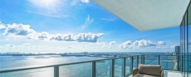 1408 Brickell Bay Dr, Unit 3601 in Miami, FL - Foto de edificio - Building Photo