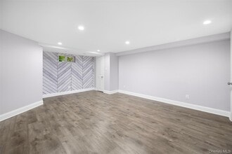1548 Pea Pond Rd in North Bellmore, NY - Building Photo - Building Photo