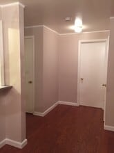 35 Berlin St, Unit 202 in Clinton, MA - Foto de edificio - Building Photo