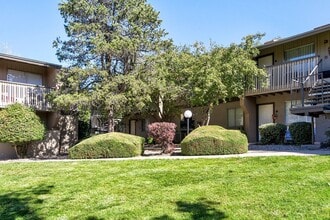 Lincoln Place in Albuquerque, NM - Foto de edificio - Building Photo