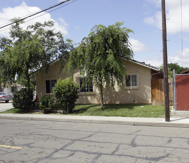 652-662 Walnut St in West Sacramento, CA - Foto de edificio - Building Photo