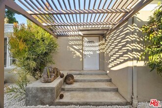 920 Carrillo Dr in Los Angeles, CA - Building Photo - Building Photo