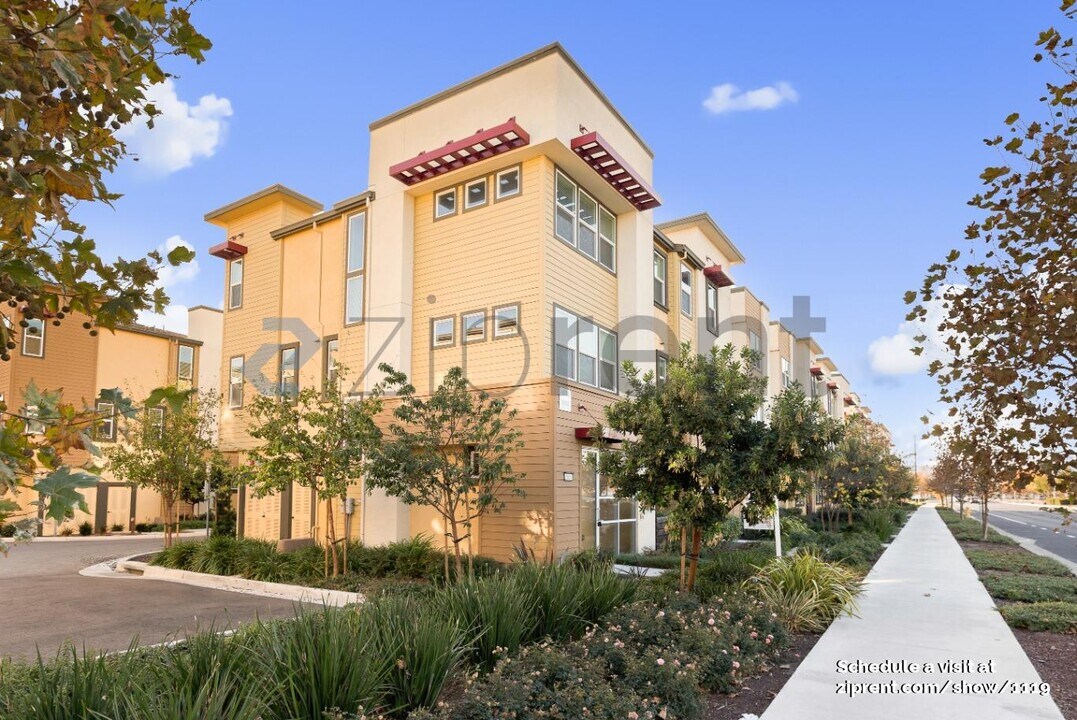 5866 Dublin Blvd in Dublin, CA - Building Photo