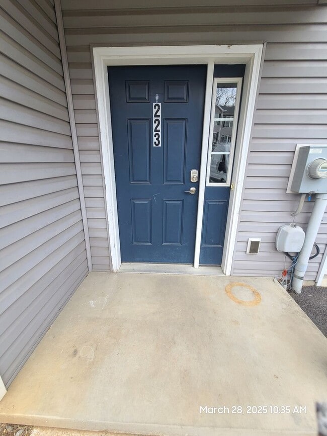 223 Crown Ct in Waynesboro, PA - Building Photo - Building Photo