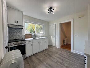 18 Cold Spring Rd in Stamford, CT - Building Photo - Building Photo