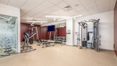 25 Crescent St, Unit 326 in Waltham, MA - Foto de edificio - Building Photo