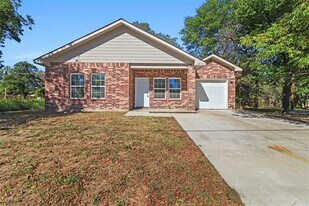 2812 Bourland St in Greenville, TX - Building Photo