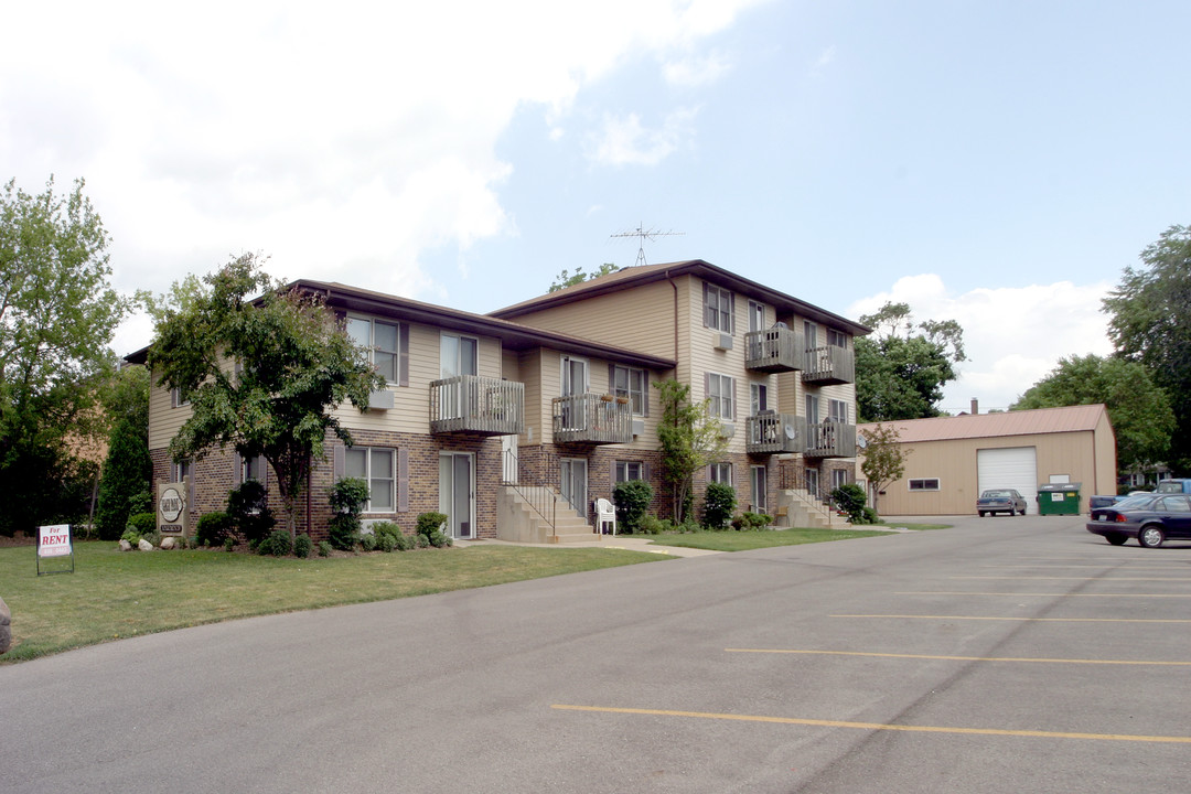 789-789 1/2 Cunningham Dr in Antioch, IL - Foto de edificio