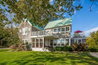 69 Fresh Pond Rd in Sag Harbor, NY - Building Photo - Building Photo