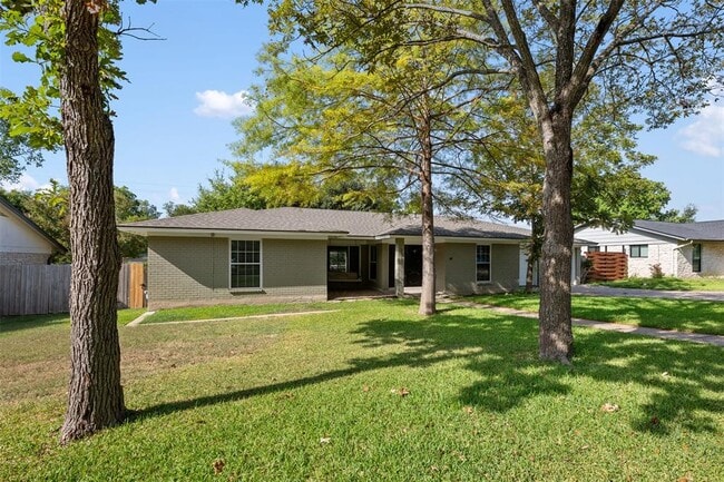property at 2407 Harrowden Dr