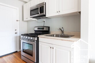 736 W Addison St, Unit S3 in Chicago, IL - Building Photo - Building Photo