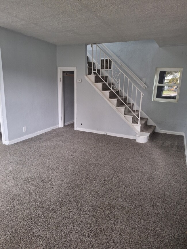 1613 Jackson Ave in Evansville, IN - Building Photo - Building Photo