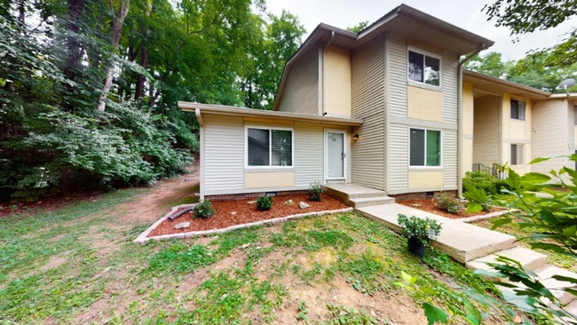 4958 Edmondson Pike in Nashville, TN - Foto de edificio - Building Photo