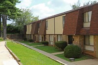 Victoria Woods Apartments and Townhomes in Philadelphia, PA - Building Photo - Building Photo